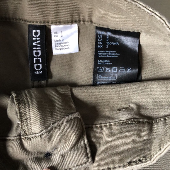 H&M Green Solid High Waist Shorts - Picture 3 of 4